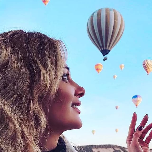 So close you can almost touch the sky... Hot air balloons drifting between fairy chimneys 🎈
